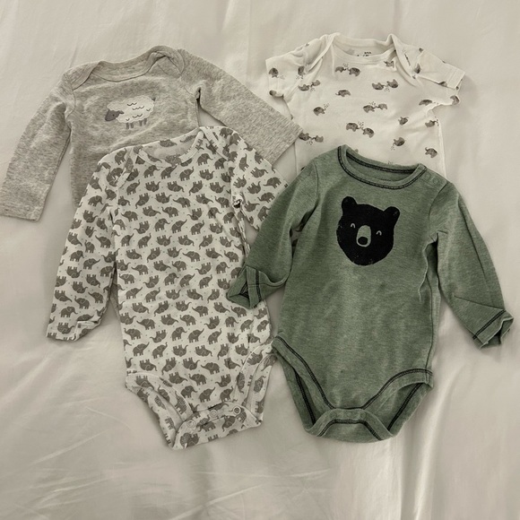4-pack onesie bundle 3-6M - Picture 1 of 4